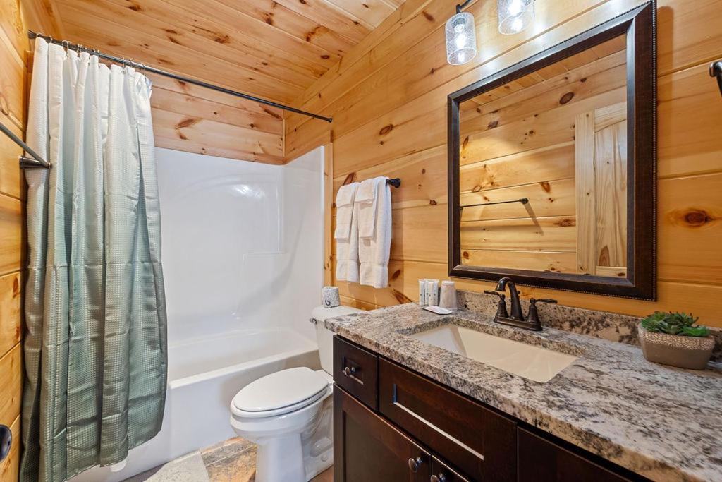 Bobcat Den By Eden Crest Villa Gatlinburg Exterior photo