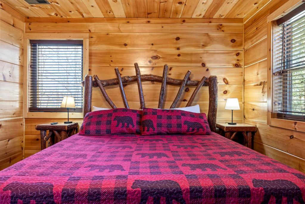 Bobcat Den By Eden Crest Villa Gatlinburg Exterior photo