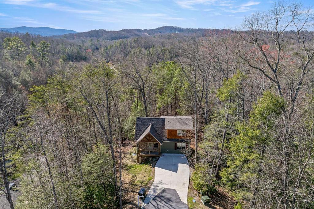 Bobcat Den By Eden Crest Villa Gatlinburg Exterior photo