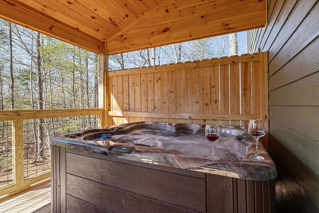 Bobcat Den By Eden Crest Villa Gatlinburg Exterior photo